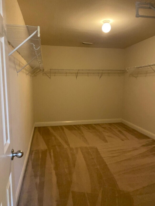 Building Photo - 518 Remington Chase Ct