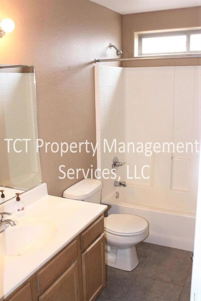 Building Photo - Great 4 Bedroom Home In Coolidge!