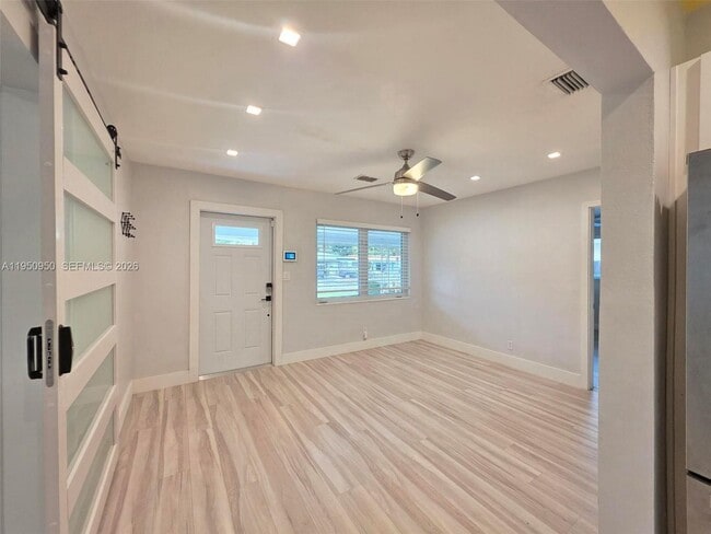 Building Photo - 250 NE 42nd St