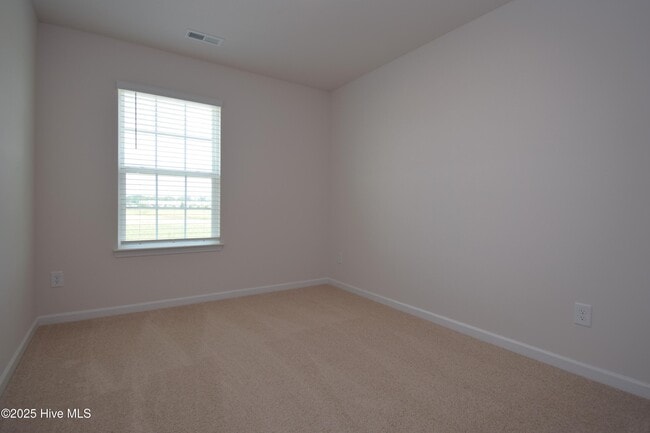 Building Photo - 3605 Sedge Dr