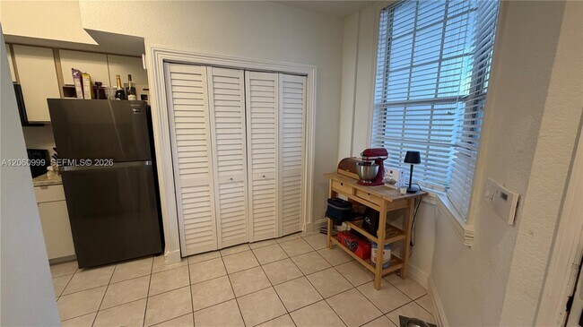 Building Photo - 735 SW 148th Ave