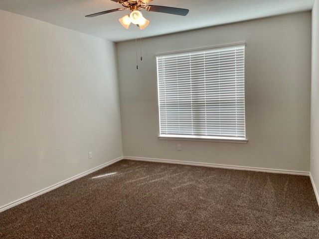 Building Photo - 1312 McQueeny Dr