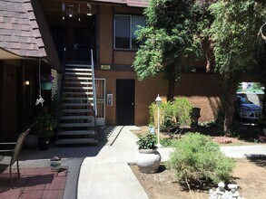 Building Photo - 563 W Alamos Ave