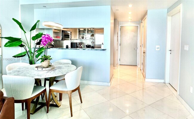 Building Photo - 540 West Ave