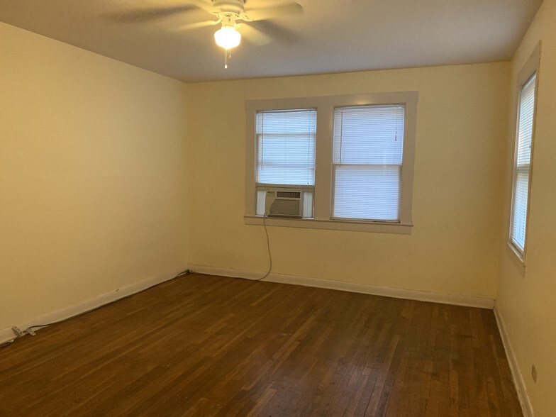 Building Photo - 125 Adams St