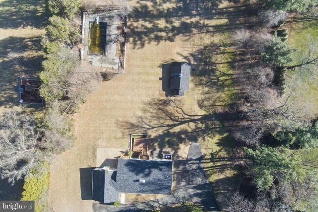 Building Photo - 901 Walker Rd