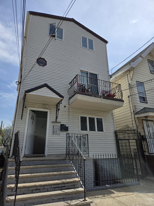 Primary Photo - 95 Stone St