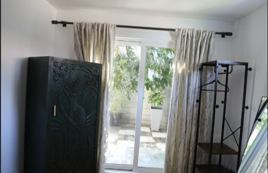 Building Photo - 3751 Hillcrest Dr