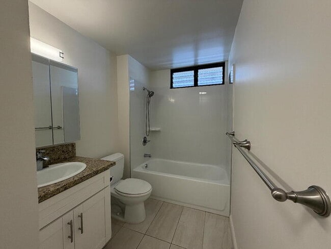 Building Photo - To register for the showing time, note the 4 digit code: 6041 and click "APPLY NOW."(mobile:orang...