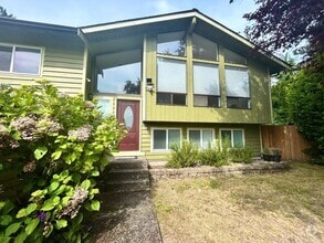 Building Photo - Spacious West Hill Gem – 4 Bed, 3 Bath wit...