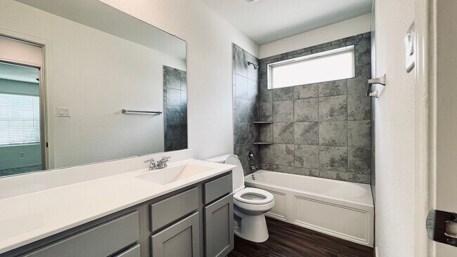 Building Photo - 5817 Bellissima Way