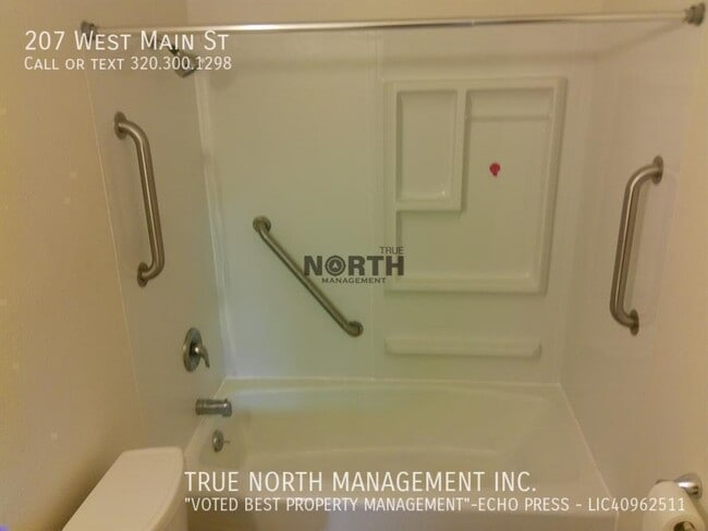 Building Photo - 207 W Main St