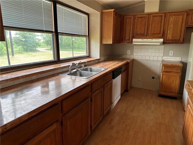 Building Photo - 3305 Luza Ln