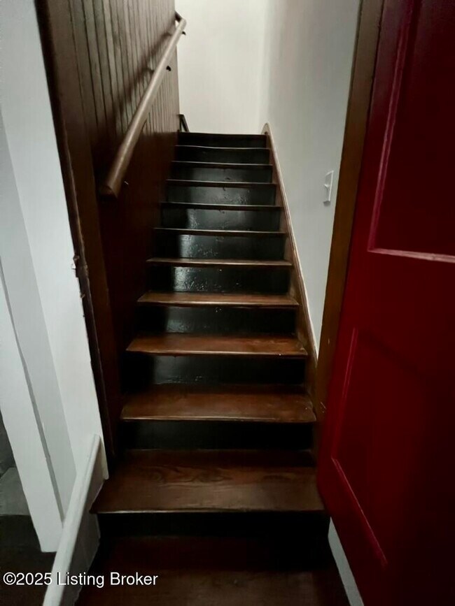 Building Photo - 925 S Preston St