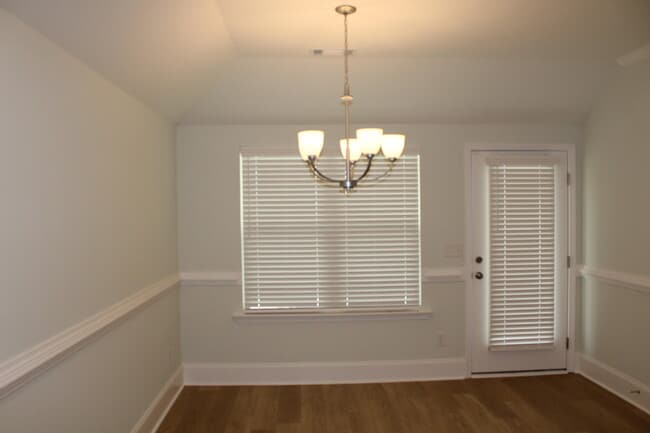 Building Photo - 921 Holbrook Dr