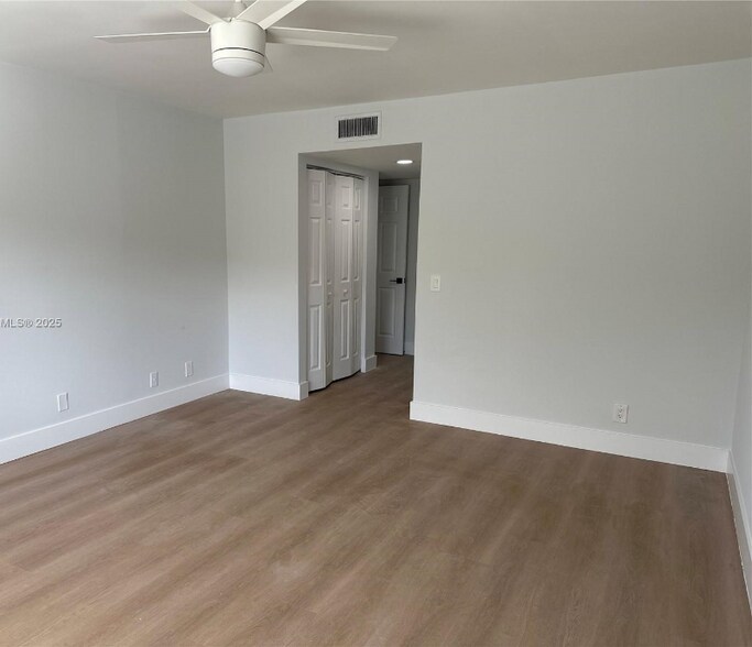 Building Photo - 16561 Blatt Blvd