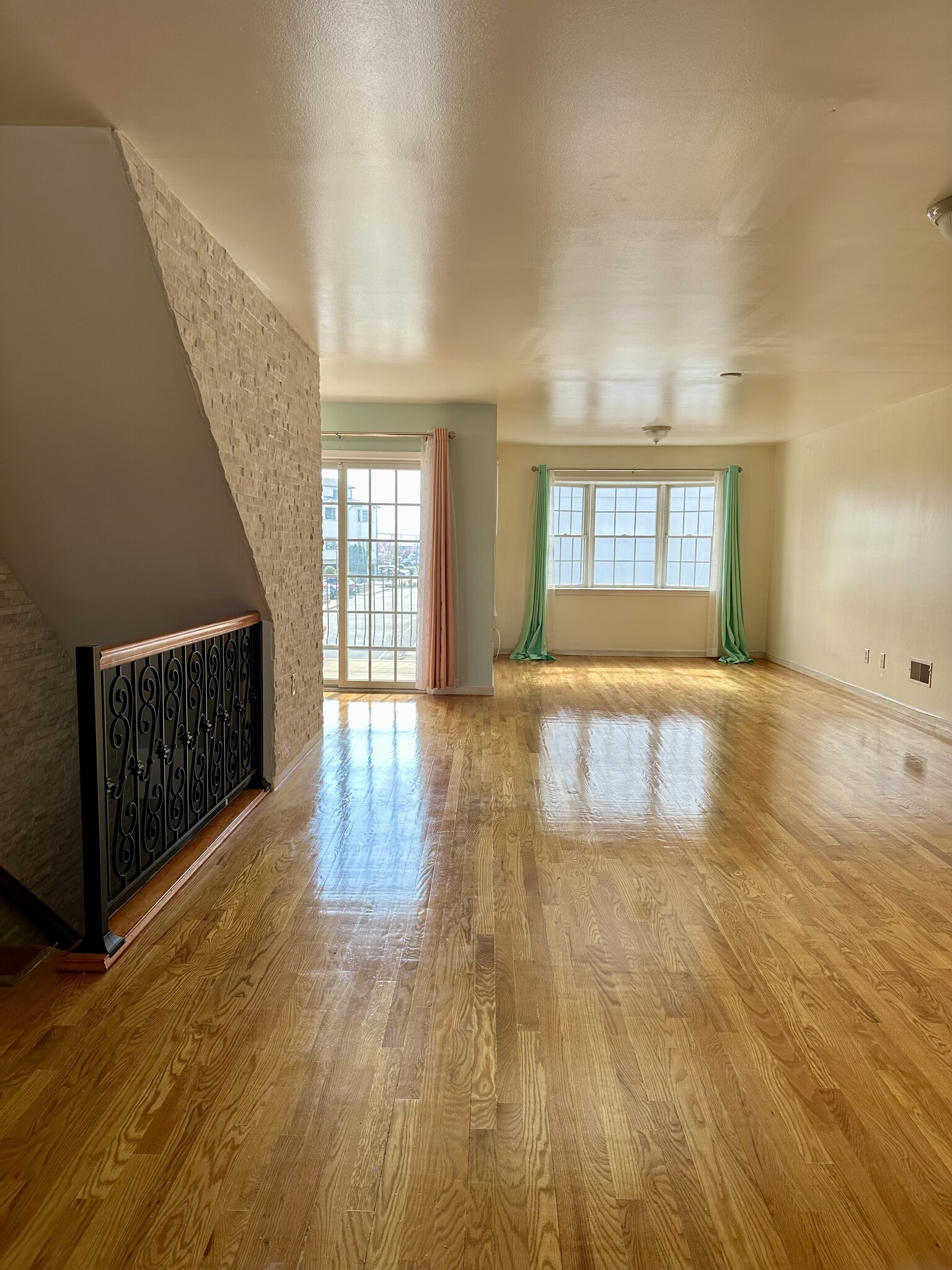 Building Photo - 3 Harbor Front Ct