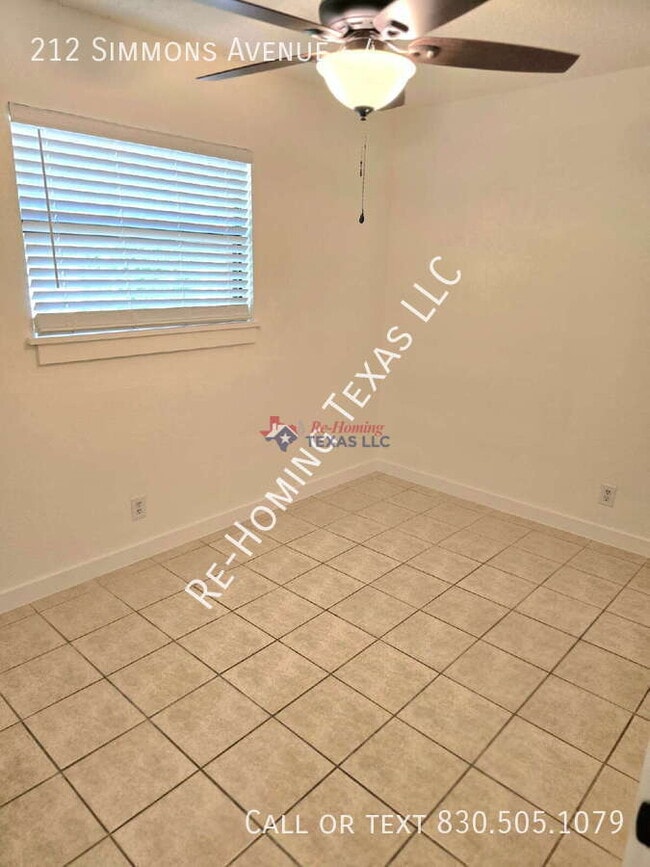 Building Photo - 212 Simmons Ave