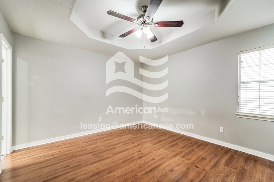 Building Photo - 2032 Red Oak Dr