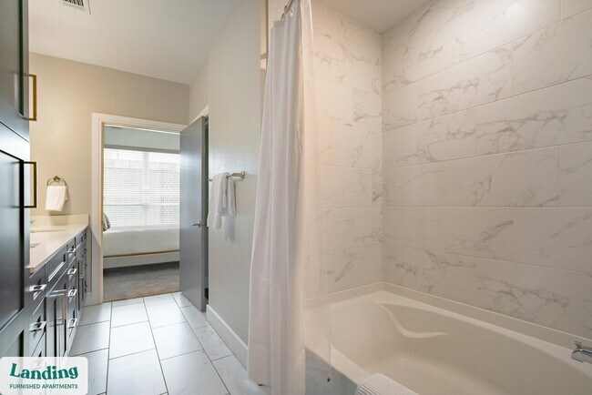 Building Photo - 1535 Canal St