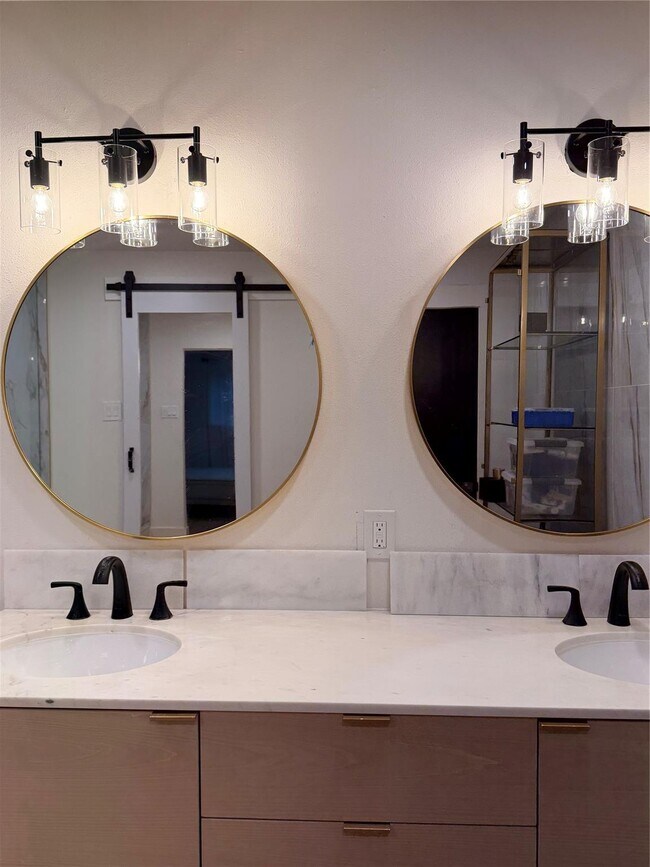 Building Photo - 7806 Rolling Acres Dr