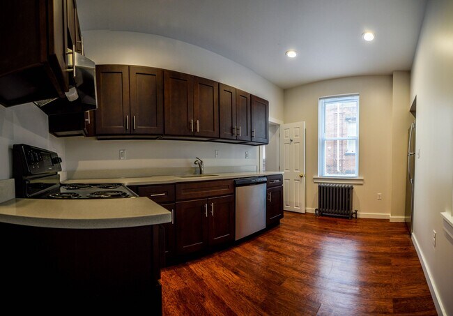 Kitchen - 3721 Chestnut St