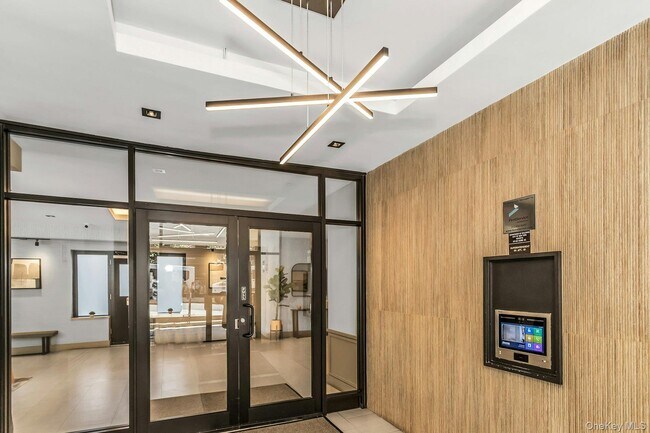 Building Photo - 67-25 Clyde St