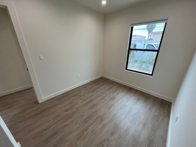 Building Photo - 1059 Turquoise St