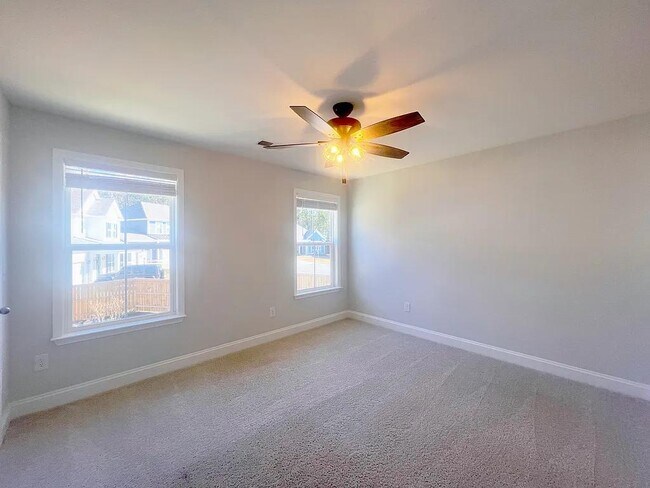 Building Photo - 1105 Cortland Vly