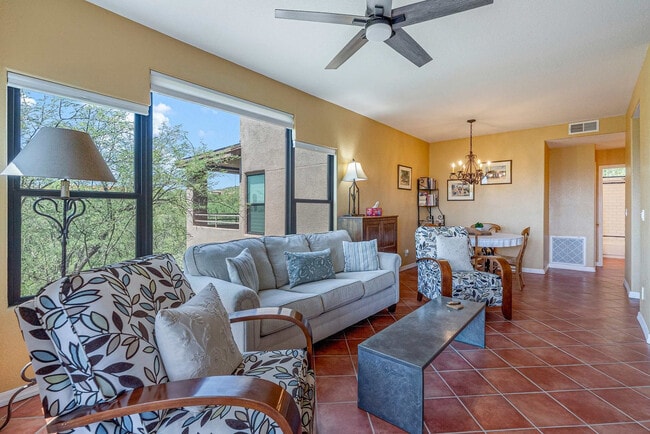 Building Photo - 6655 N Canyon Crest Dr