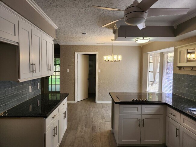 Building Photo - 2322 Deer Valley Dr