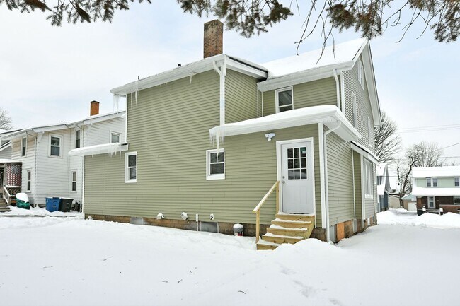 Building Photo - 310/312 Prospect St