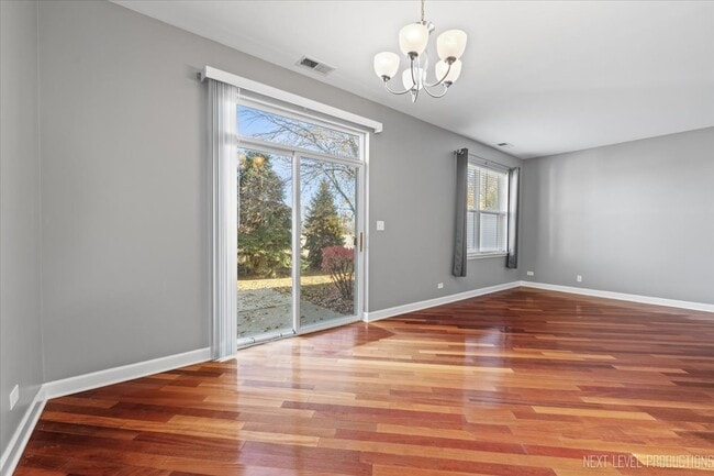 Building Photo - 450 Majestic Ln