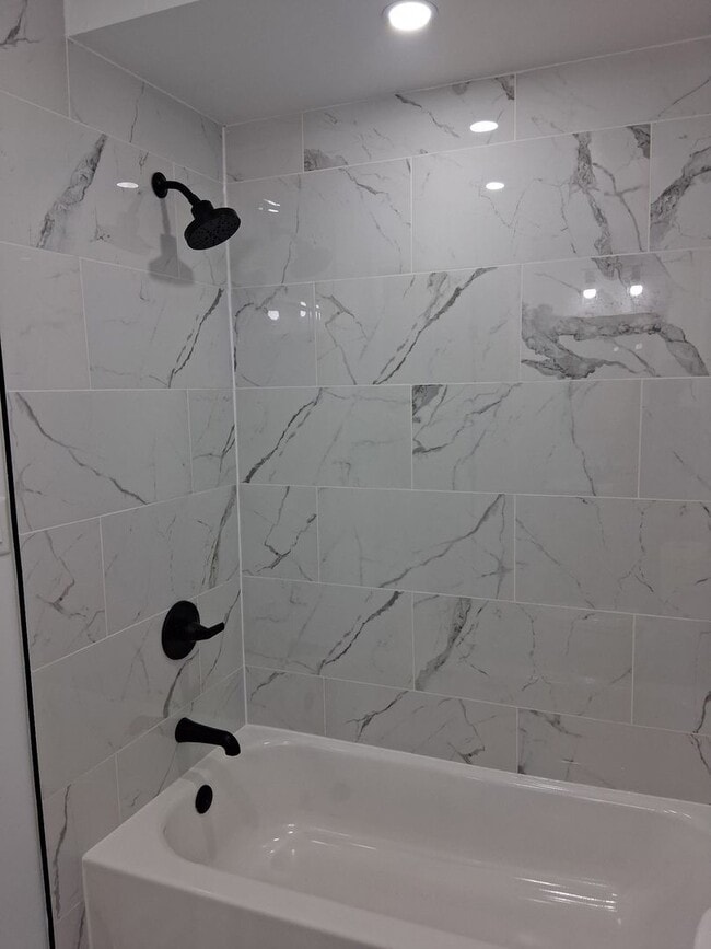 Building Photo - Beautiful Newly Renovated 4 Bedroom Home Now Available in Mantua