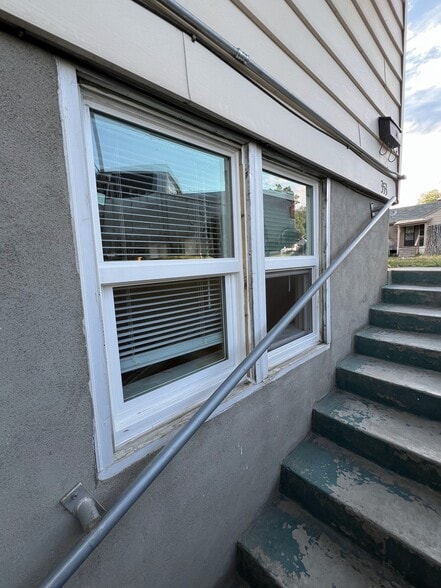 Entrance to apartment - 353 Lawton St