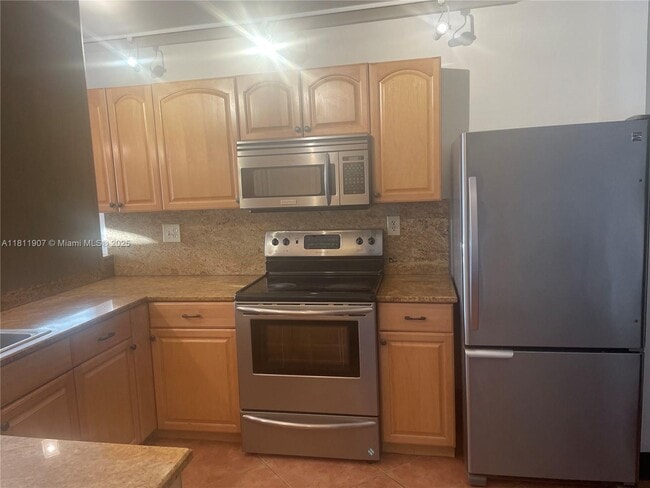 Building Photo - 9518 SW 148th Ave Cir E