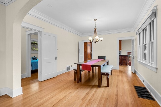 Building Photo - Gorgeous Wash Park Bungalow!