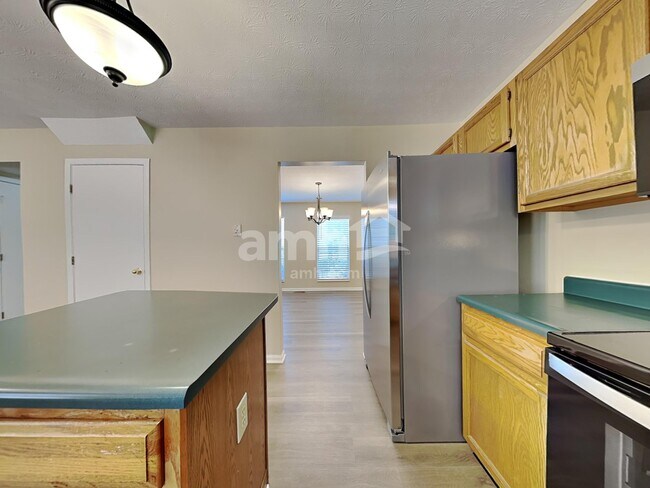 Building Photo - 545 Weeping Willow Ln