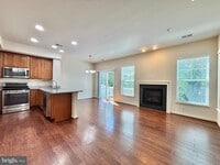 Building Photo - 1599 Renate Dr