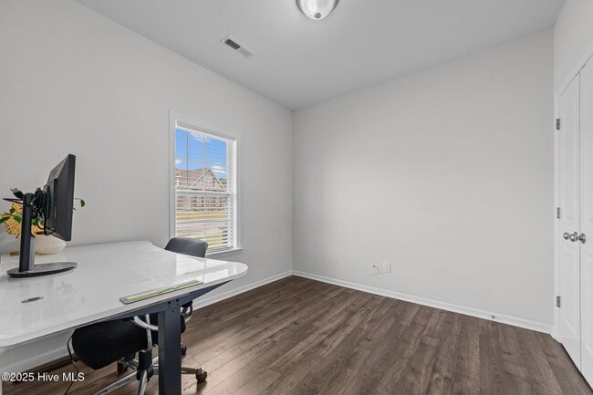 Building Photo - 828 Knoll Cir