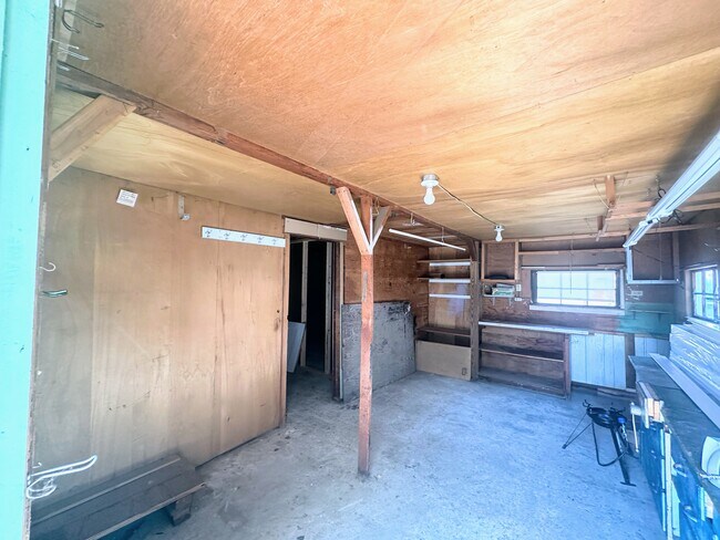 Building Photo - 447 Cedar St