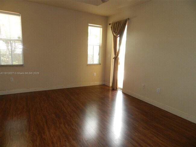 Building Photo - 16020 SW 91st Ct