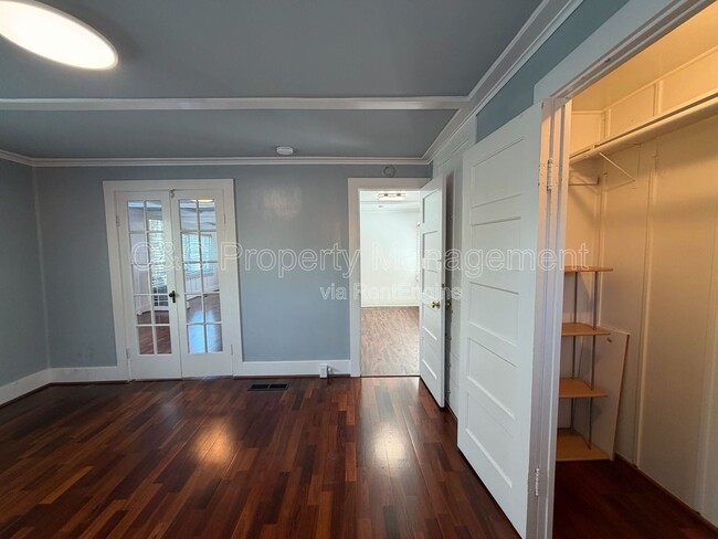 Building Photo - 2263 Soto St