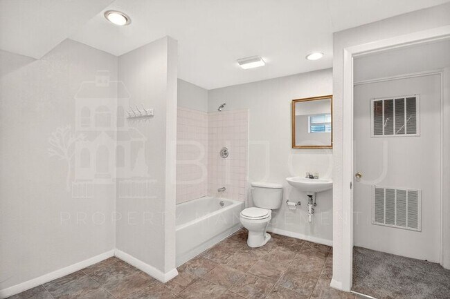 Building Photo - 7305 Centennial St