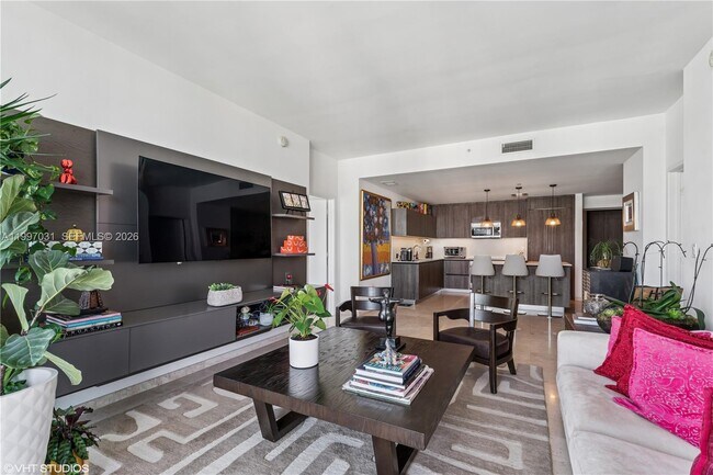 Building Photo - 88 SW 7th St