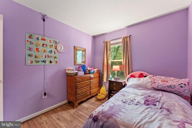 Building Photo - 13 Aviary St