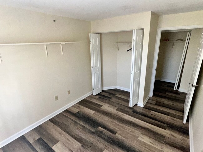 Building Photo - FALL SPECIAL-1/2 Off 2nd Mo! Lovely Condo,...