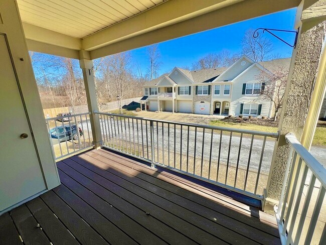 Building Photo - Spacious Amelia Condo!