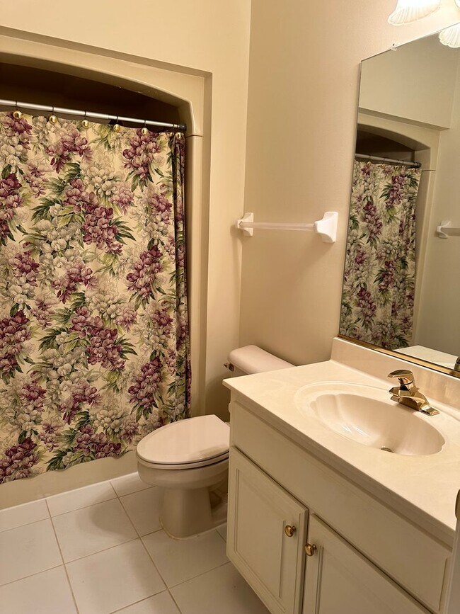 Building Photo - Beautiful home for rent in Fords Colony! Available Now!