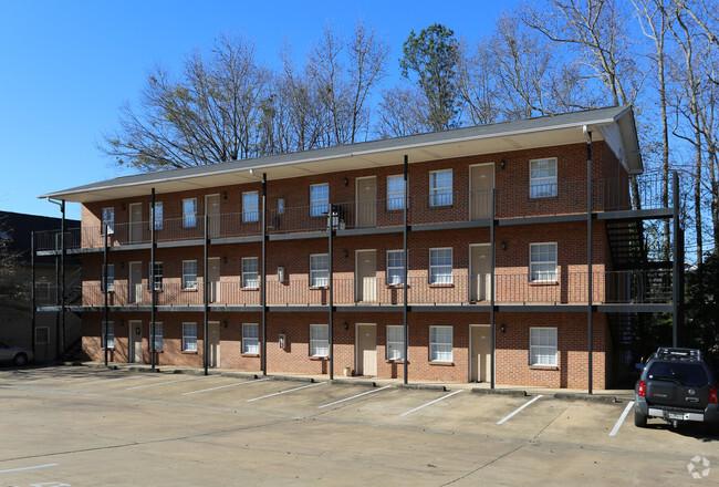 Primary Photo - Peachtree Apartments